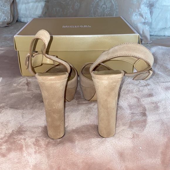 Michael Kors London open toe suede platform heels - Picture 5 of 7